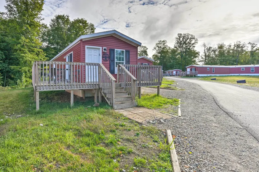 Pet-Friendly Cassoplis Cabin, Close to Parks! - Image 1