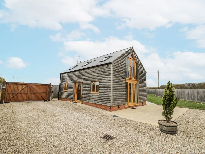 Cedar Barn - Image 1