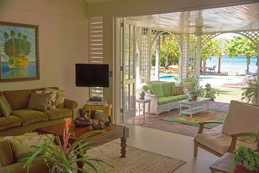 Seagrapes 5br by Jamaican Treasures - Image 1