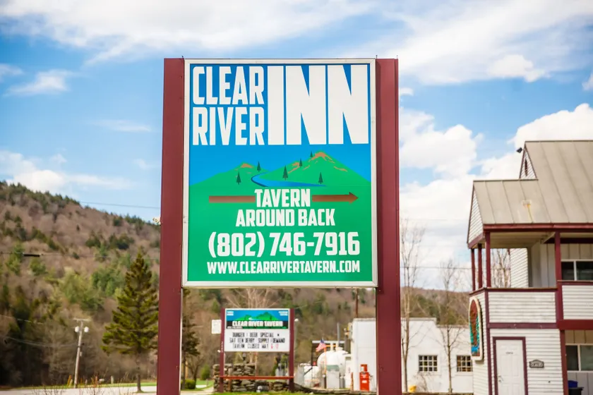 Clear River Inn and Tavern - Image 1