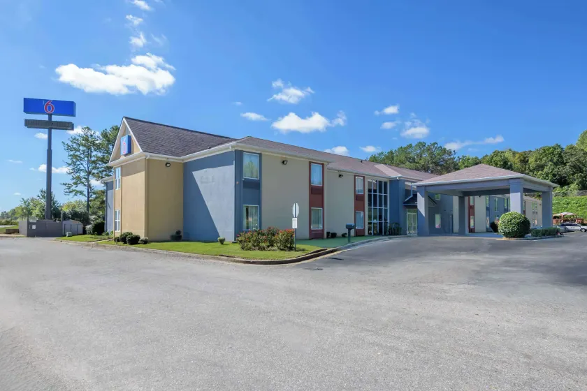 Motel 6 Dawsonville GA North GA Premium Outlets - Image 1