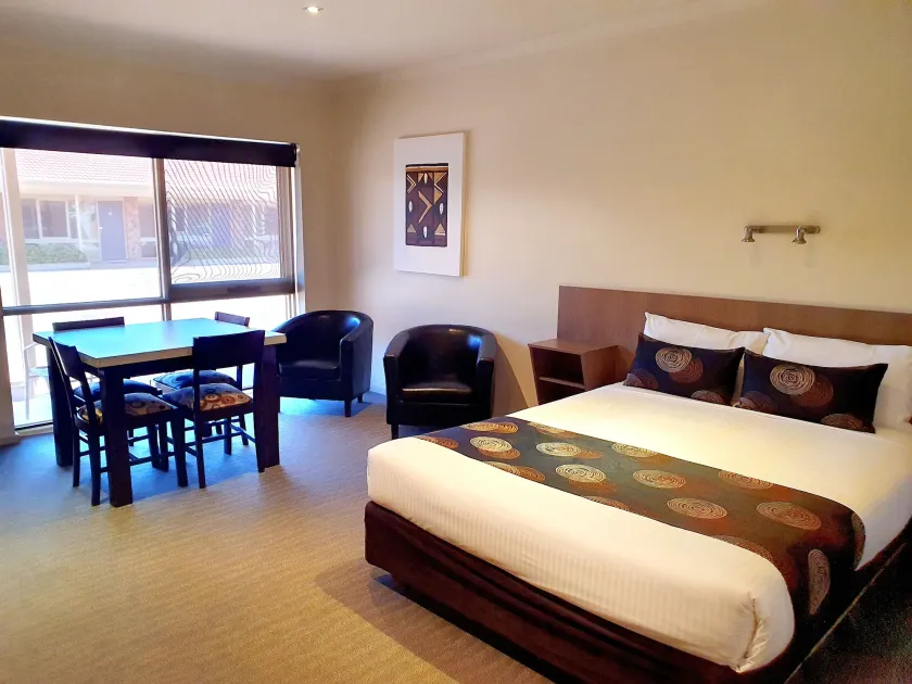Werribee Park Motor Inn - Image 1