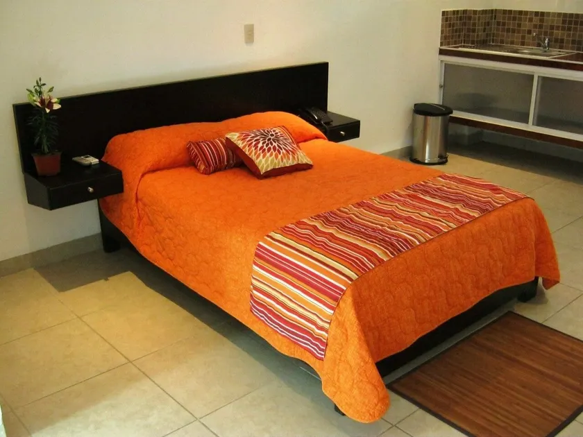 Hotel & Suites Mo Sak - Image 1