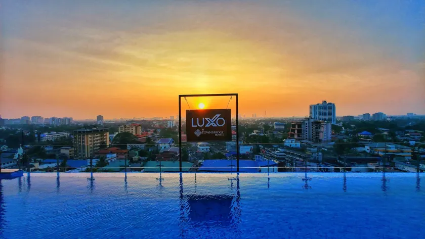 Luxo Kochi - Image 1