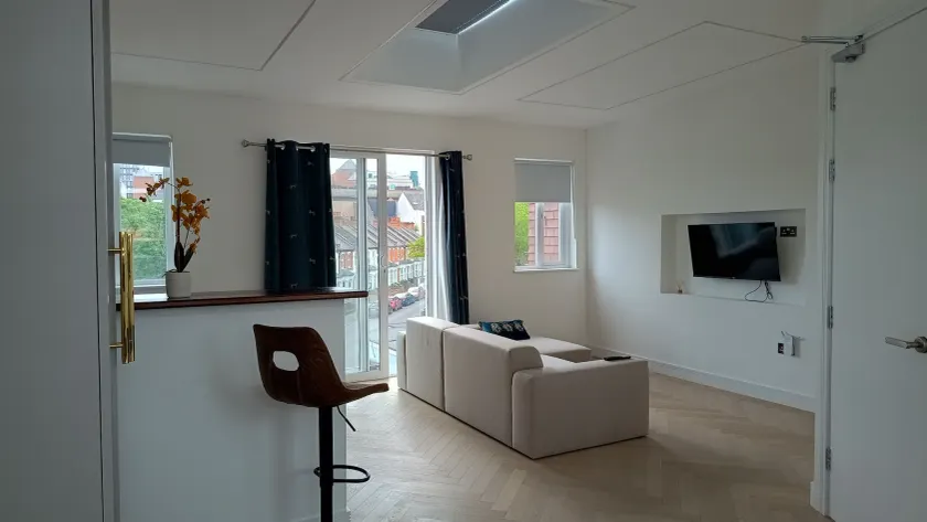 Luxurious London Studios - Camera