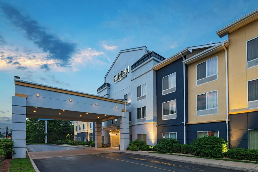 Fairfield Inn & Suites by Marriott Edison - South Plainfield - Image 1