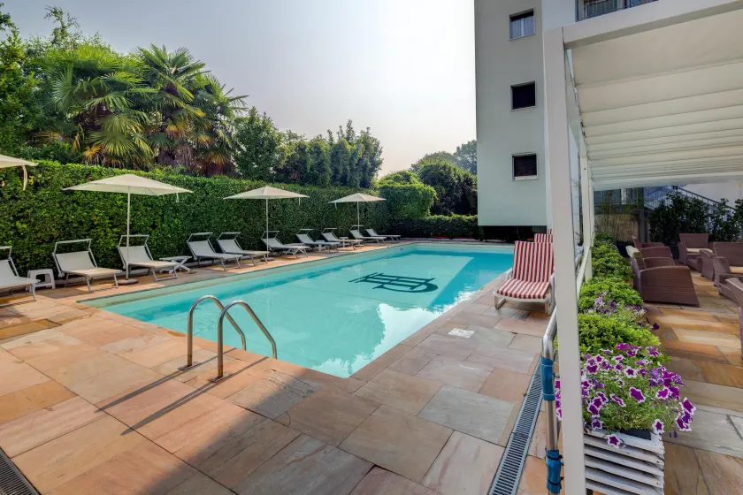 Jet Hotel, Sure Hotel Collection by Best Western - Image 1