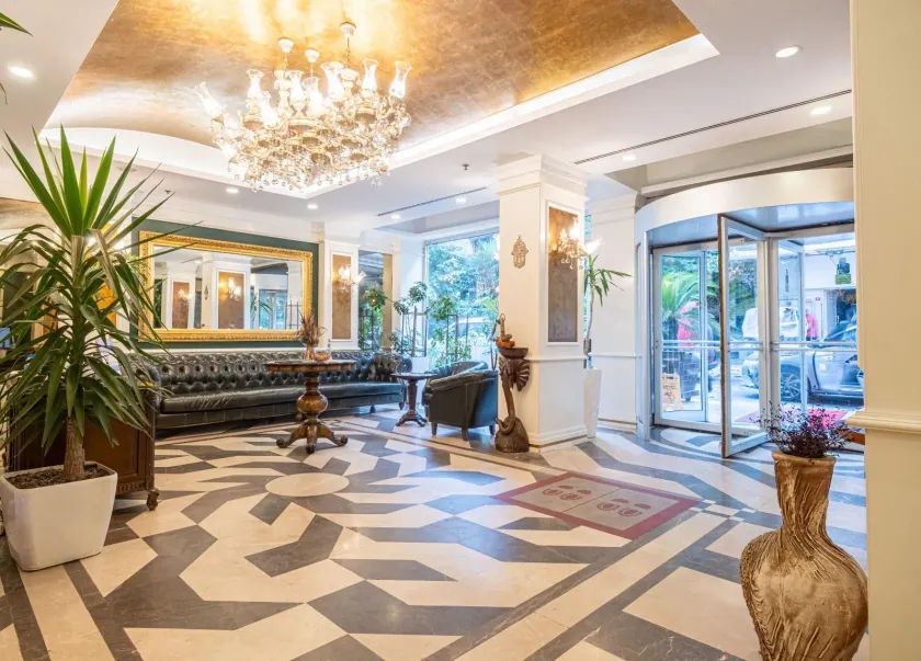 Velora Grand - Lobby