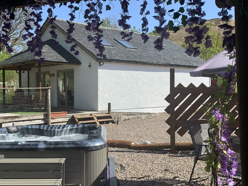 Grant Cottage - Image 1
