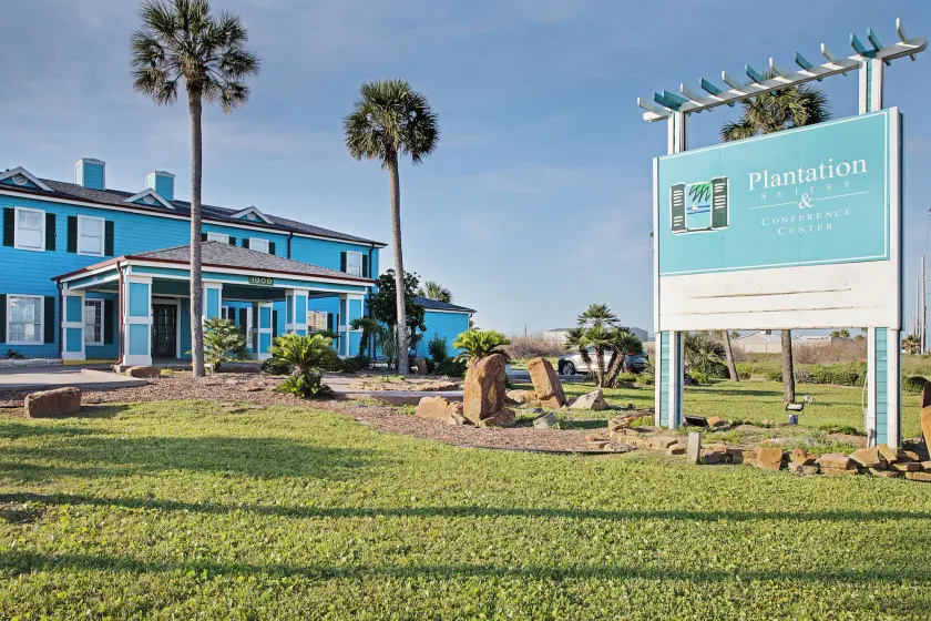 Plantation Suites and Conference Center - Image 1