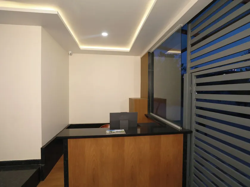 Legacy Square - Lobby