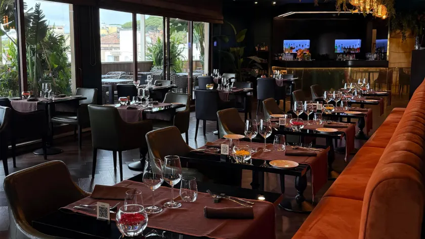 Radisson Blu GHR Rome - Image 1
