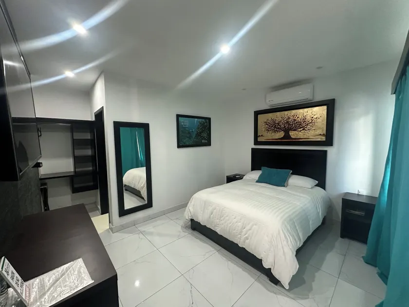 Hotel Minerva - Image 1