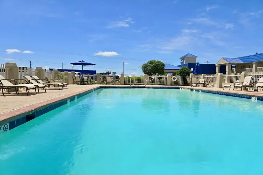 Baymont by Wyndham McAlester Hwy 69 - Image 1