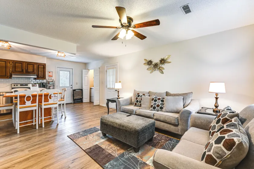 Deck & Fenced Yard: Family Home in Winterville - Image 1