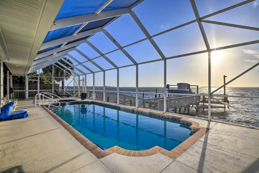 Family Waterfront 4BR Home Heated Pool Private Pier - Image 1
