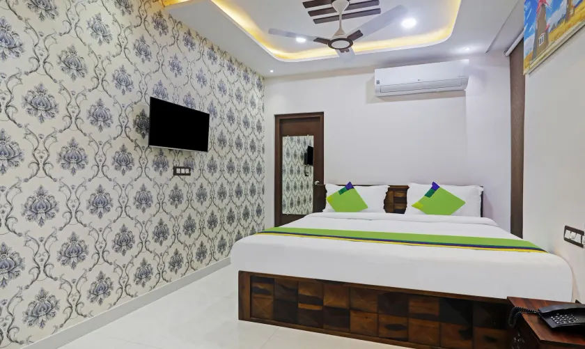 Itsy Hotels J A Royal Suites Manikonda - Image 1