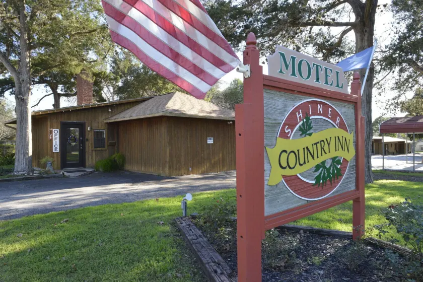 Shiner Country Inn - Image 1