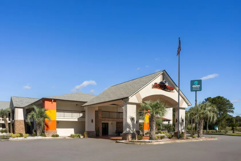 Howard Johnson by Wyndham Savannah GA - Image 1