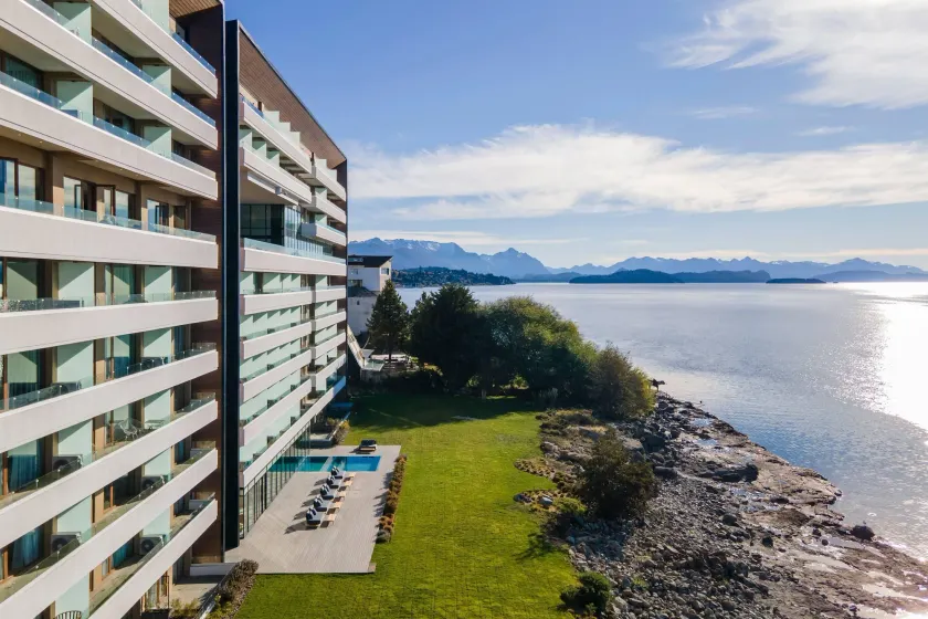 Radisson Blu Bariloche - Image 1