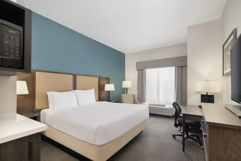 Best Western Plus Frontier Inn - Image 1