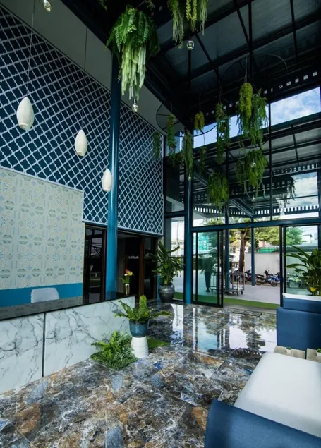 Blue Lagoon Hotel - Interior entrance