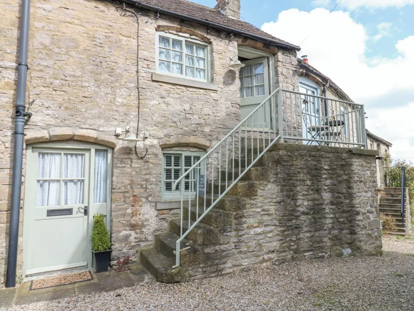 In & Out Cottage - Image 1