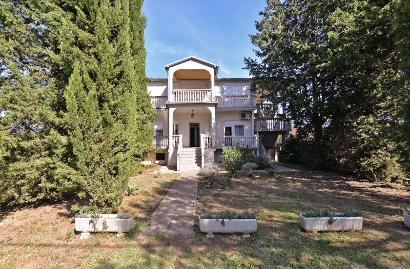 Apartment 1631 - Image 1