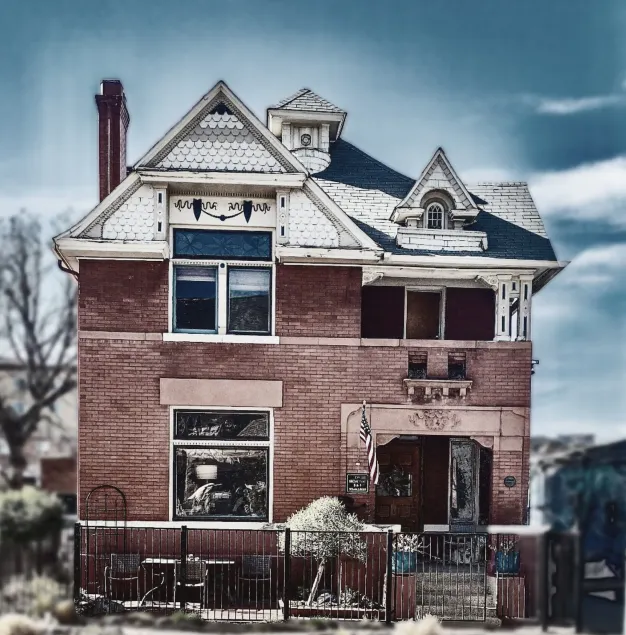 Off Broadway B & B - Image 1