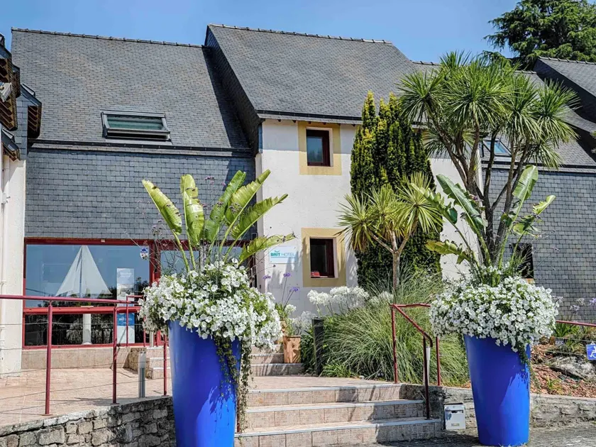 Hotel Le Branhoc - Brit Hotel Auray - Image 1