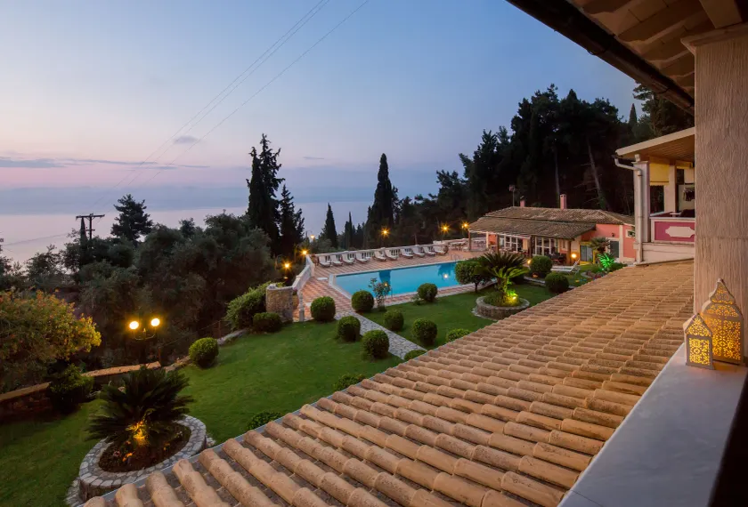 Niki Sunrise Apartments - Image 1