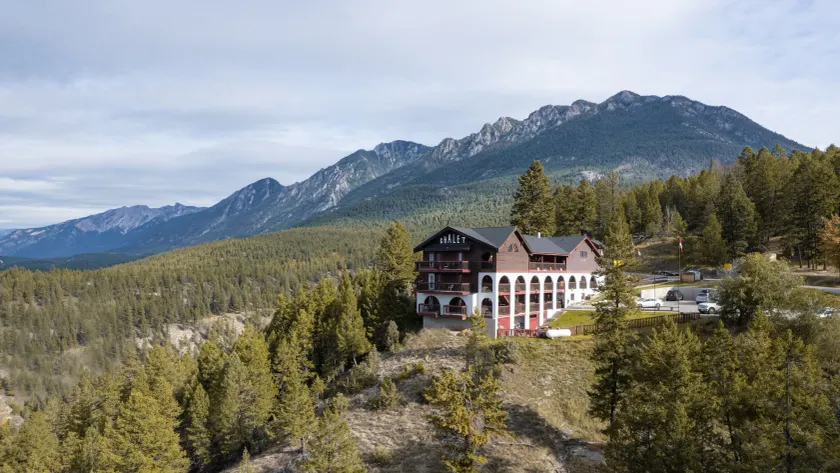 Radium Chalet - Image 1