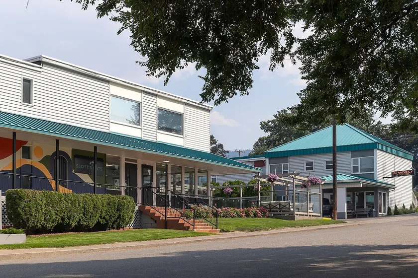 Scott's Inn & Suites - Image 1