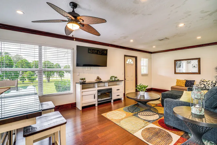 Walk to Buckingham Farms: Peaceful Fort Myers Home - Image 1