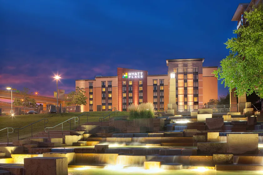 Hyatt Place Pittsburgh North Shore - Image 1