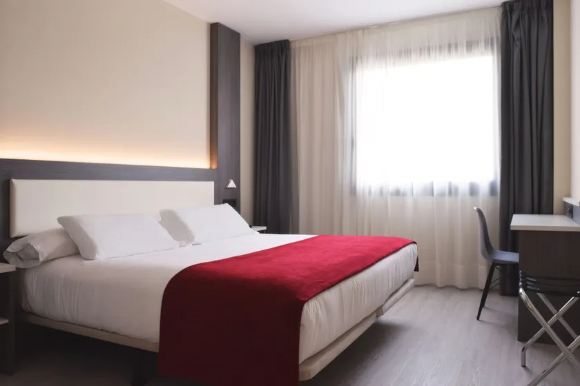Hotel New Bilbao Airport - Image 1