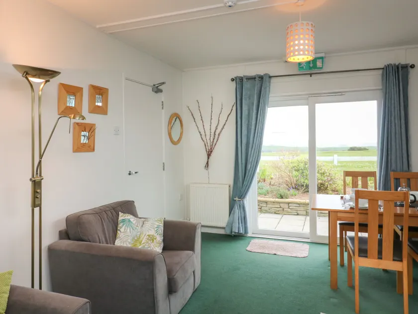 Fairway Lodge - Image 1