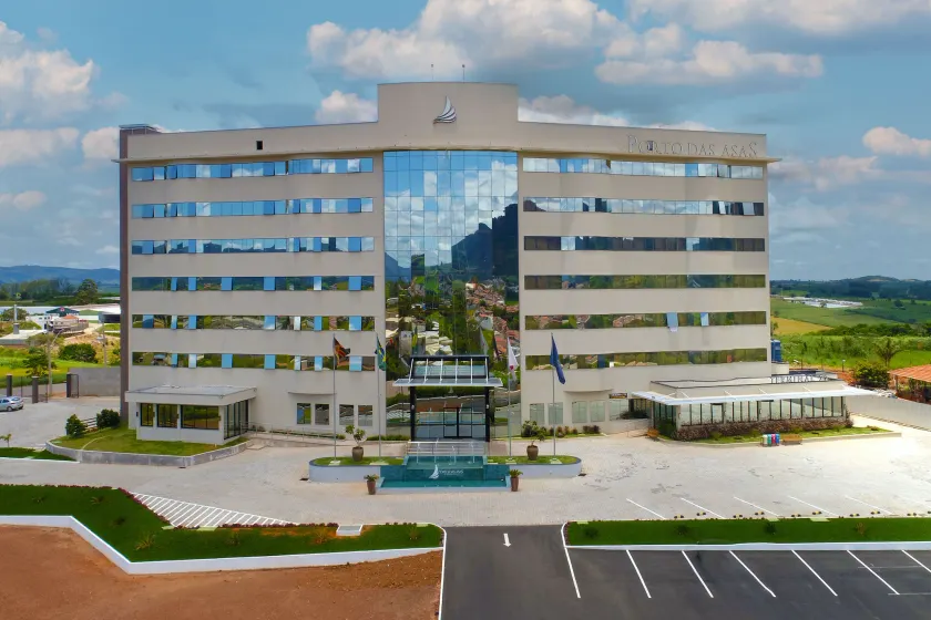 Porto das Asas Park Hotel - Image 1