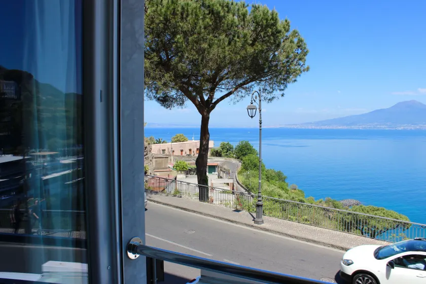 Astoria Hotel - Image 1
