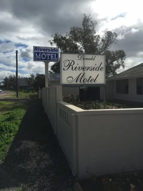 Donald Riverside Motel - Image 1
