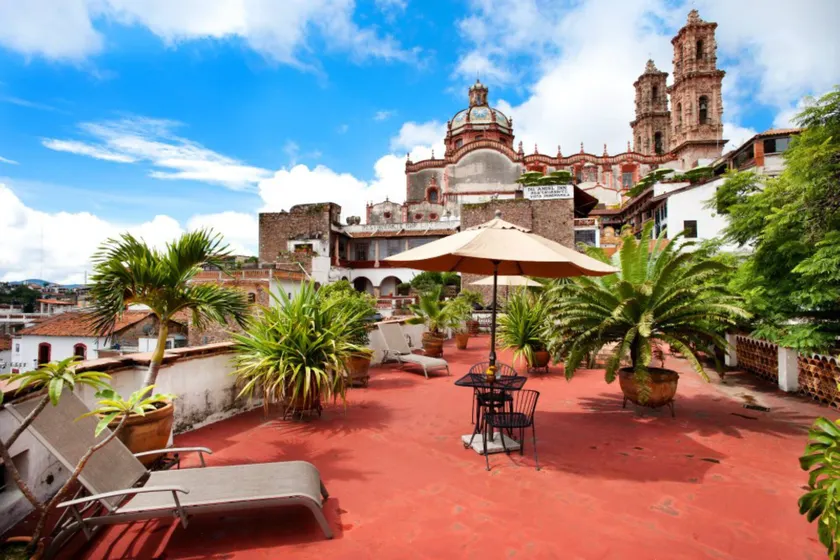 Hotel los Arcos - Image 1