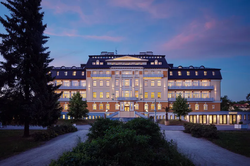 Harvey Spa Hotel - Image 1