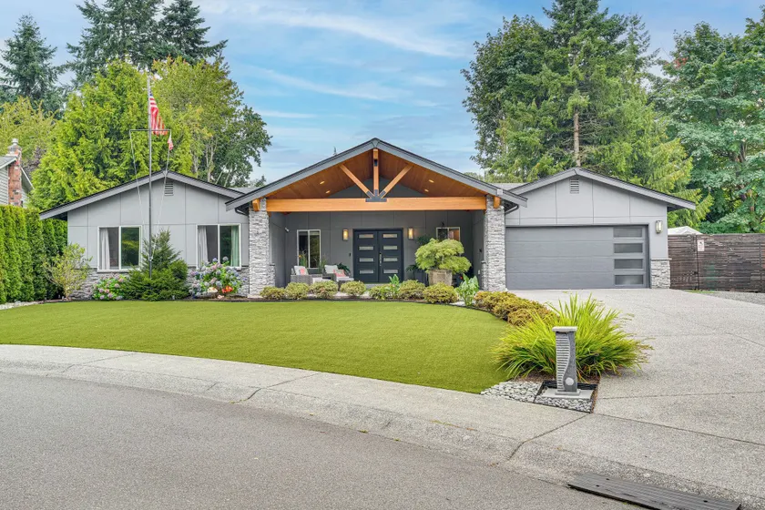 Amazing Outdoor Space! Everett Escape w/ Hot Tub - Image 1