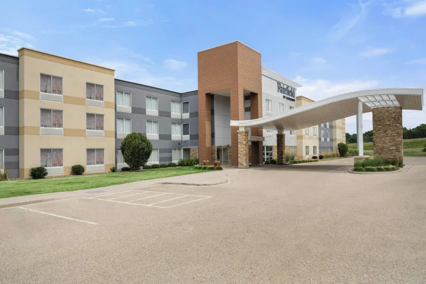 Fairfield Inn & Suites by Marriott Madison West/Middleton - Image 1