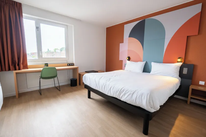 B&B HOTEL Mons Gare - Image 1