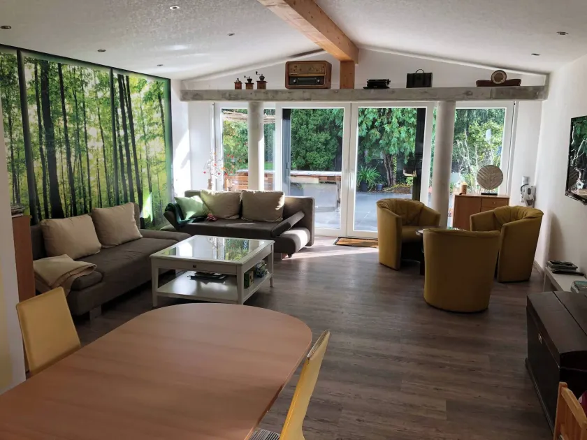 Charming Family Retreat in Hoyerswerda, Germany - Image 1