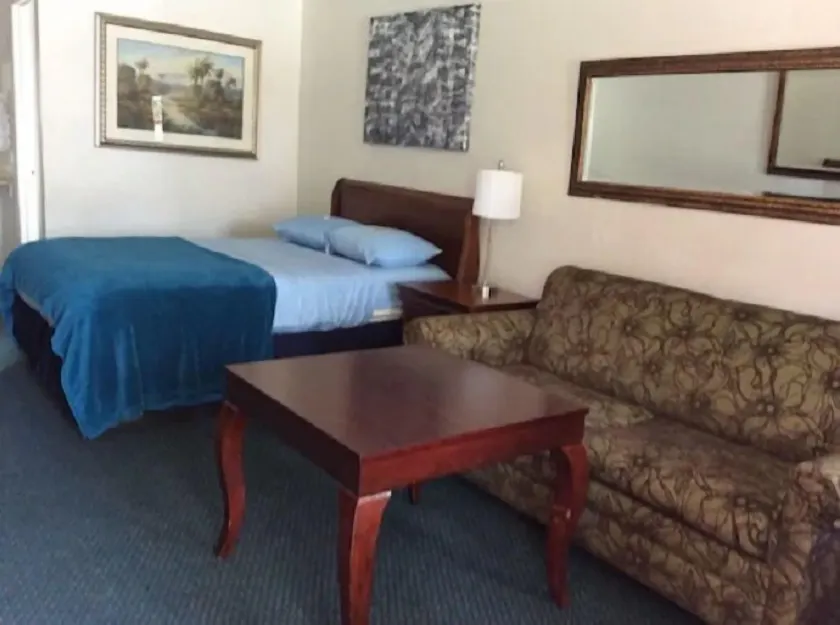 Motel 8 Lake City - Image 1