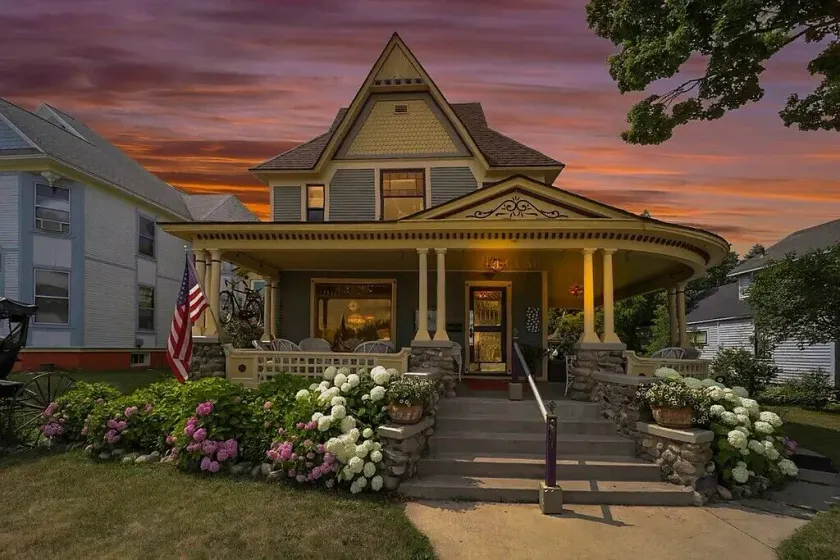 Secrets on Main Bed & Breakfast - Image 1