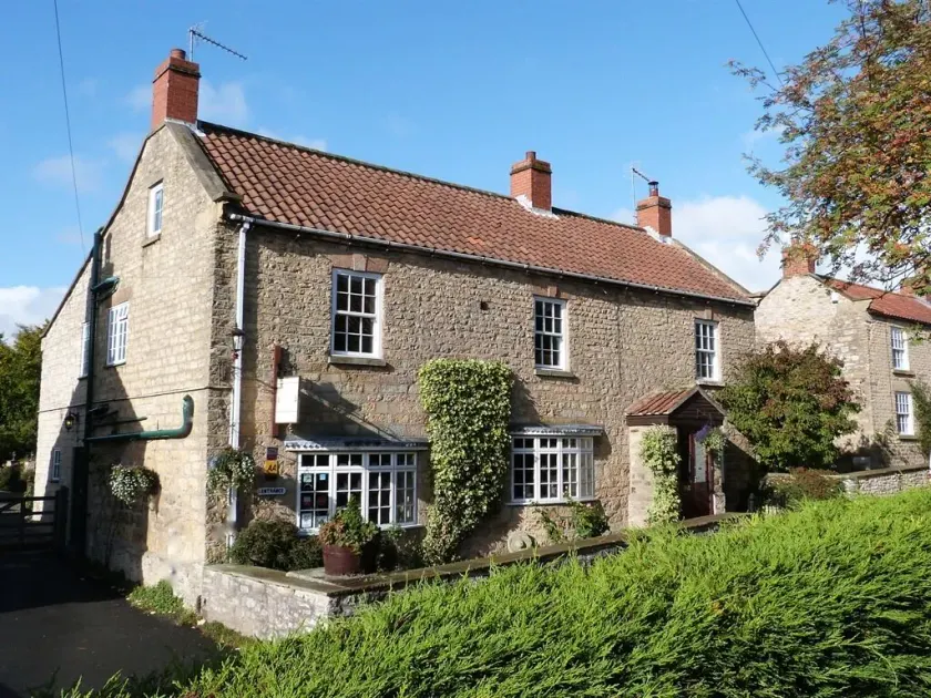Plumpton Court - Image 1