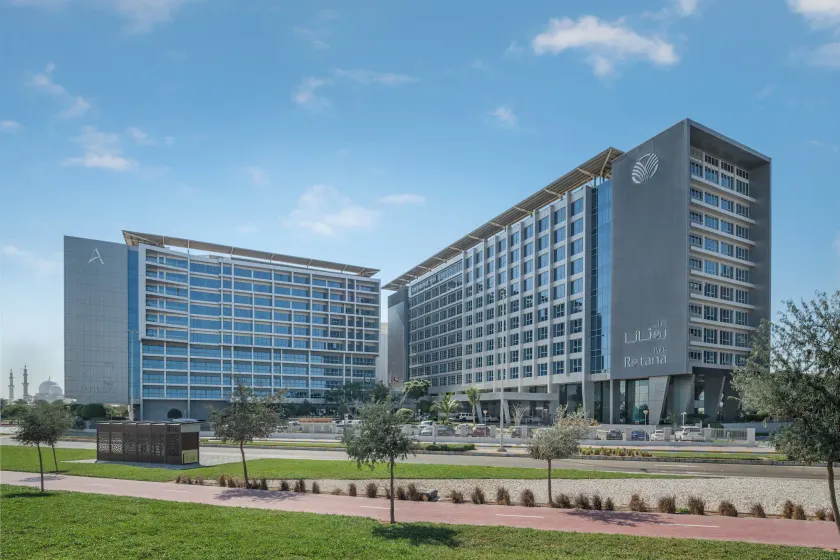 Park Rotana Abu Dhabi - Image 1